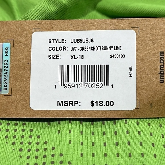 NWT- Youth Umbro Green T- Shirt - Picture 4 of 4